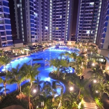 Atlantis - Kota Laksamana -- Pool View -- 2- 6 Pax Apartment Malacca Exterior photo