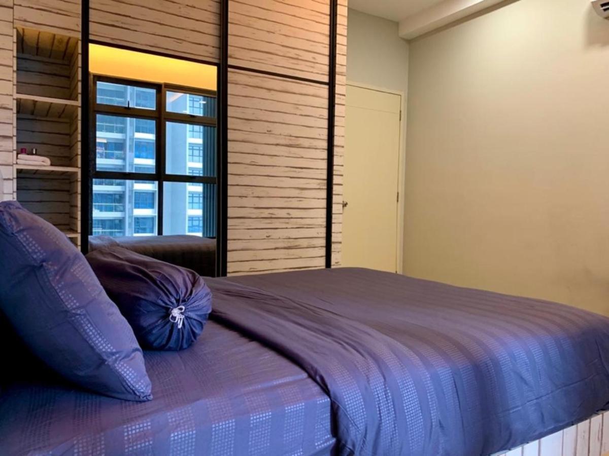 Atlantis - Kota Laksamana -- Pool View -- 2- 6 Pax Apartment